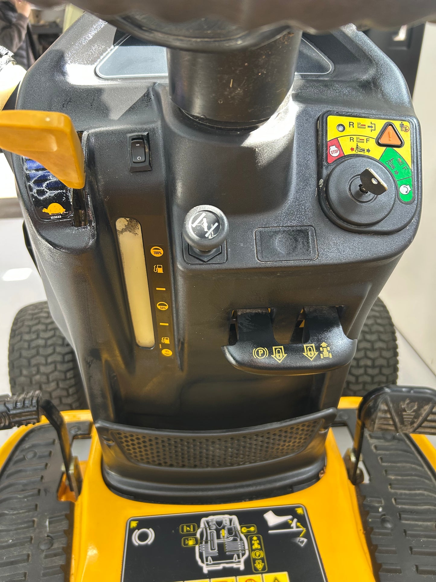 Cub Cadet CC1016AF, 15.5hk B&S, hydrostat