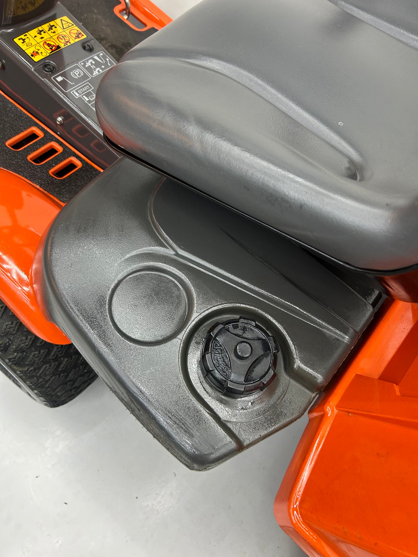 Husqvarna R13c, 12.5hk B&S, hydrostat