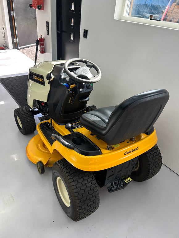 Cub Cadet CC1016AF, 15.5hk B&S, hydrostat