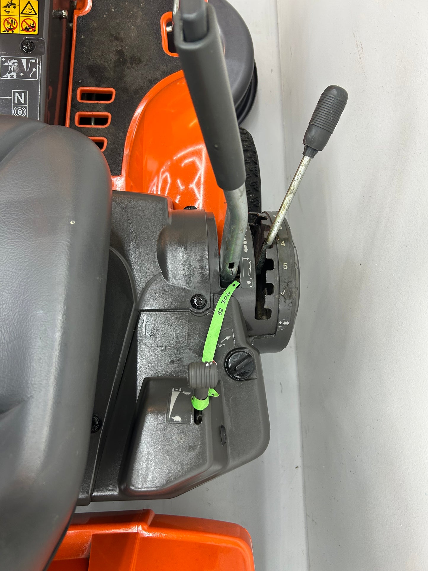 Husqvarna R13c, 12.5hk B&S, hydrostat