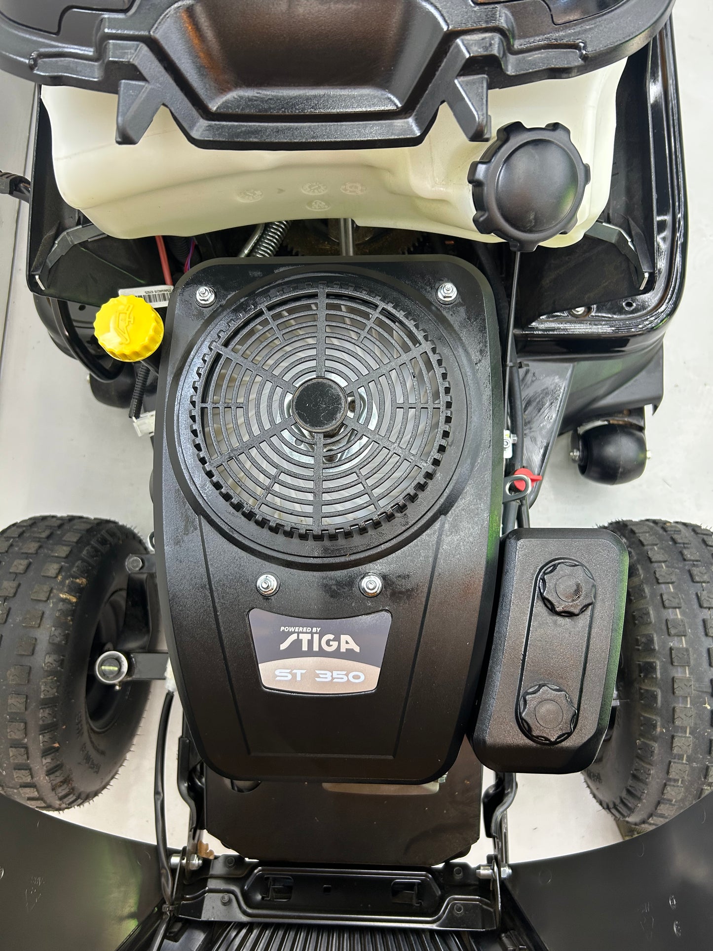 Stiga Estate 2084 nyskick, 352cc, manuell