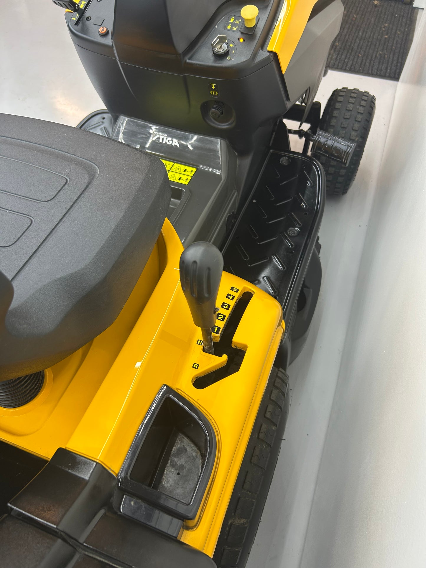 Stiga Estate 2084 nyskick, 352cc, manuell